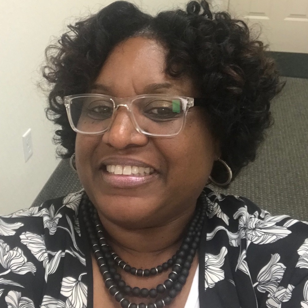 Meet your Posher, Claudine